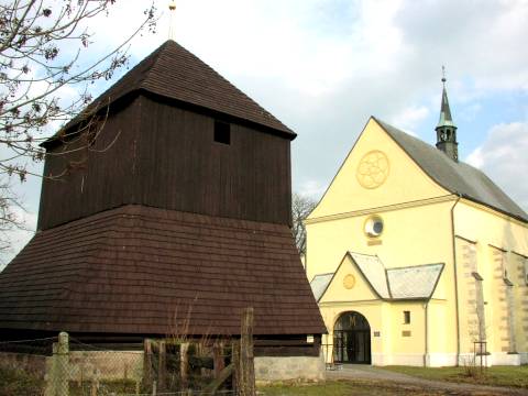 Obrcen zvony v Rovensku p. Troskami